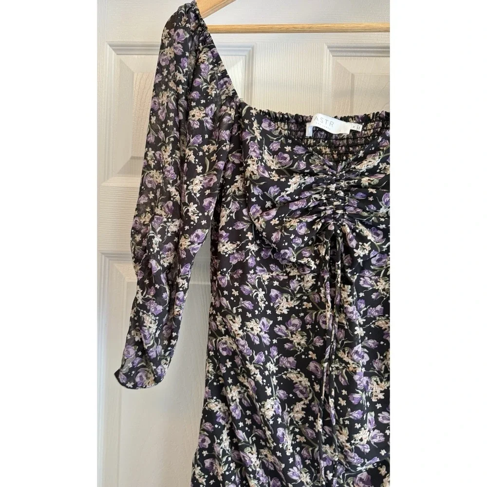 ASTR the Label Mini Dress M Black Purple‎ Floral Ruched Ruffle Smocked
